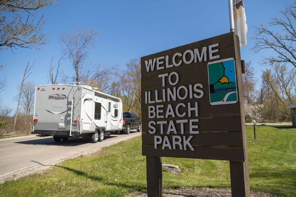 Illinois state parks draw highest number of visitors in more than a decade Illinois state parks draw highest number of visitors in more than a decade