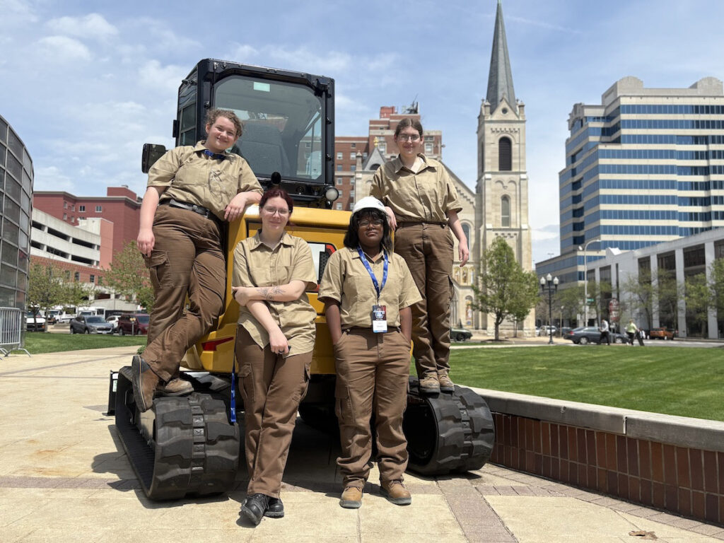Challenges persist for women, minorities breaking into Illinois’ skilled trades Challenges persist for women, minorities breaking into Illinois’ skilled trades