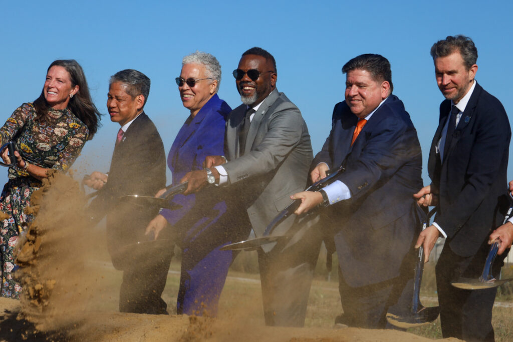 State, private developers break ground on quantum research park
