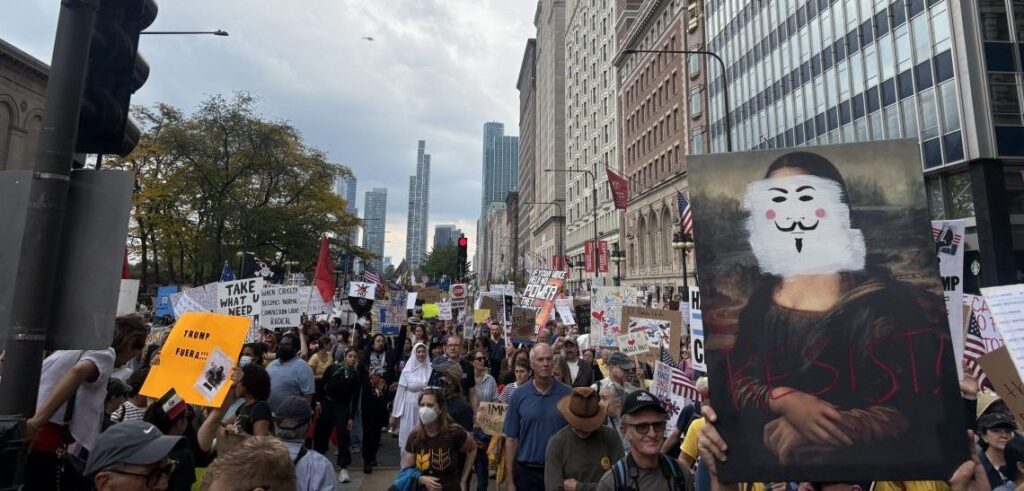 Thousands mobilize in Chicago, across Illinois to send a message: ‘No Kings’