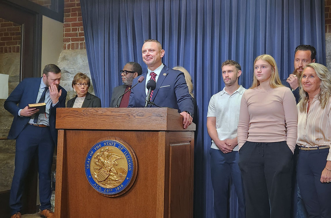 Illinois Republican senator pushes to outlaw abortion, loses leadership spots