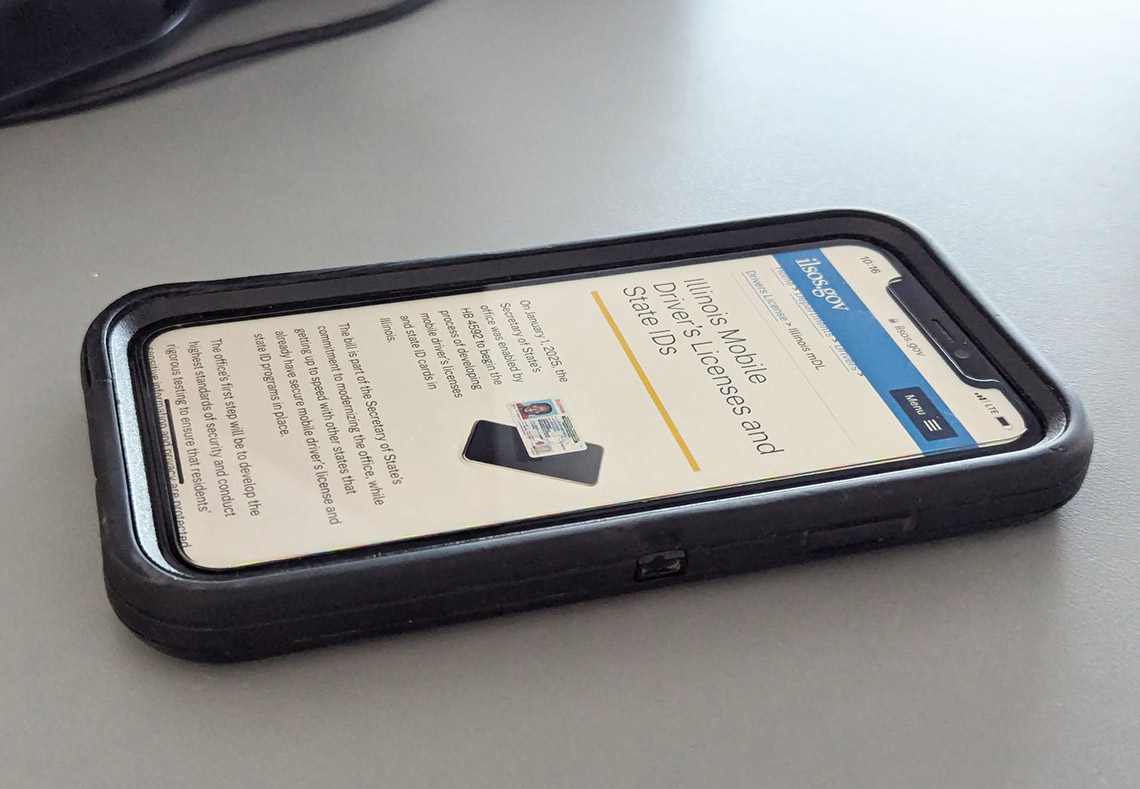 Illinoisans may be able to file federal taxes for free; state announces Apple ID licenses