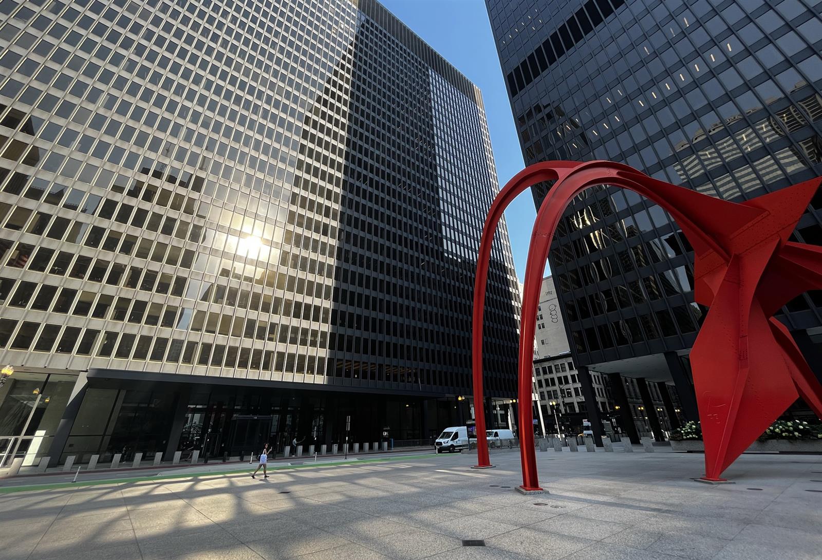 Jury selection begins in trial of former AT&amp;T Illinois boss accused of bribing Madigan