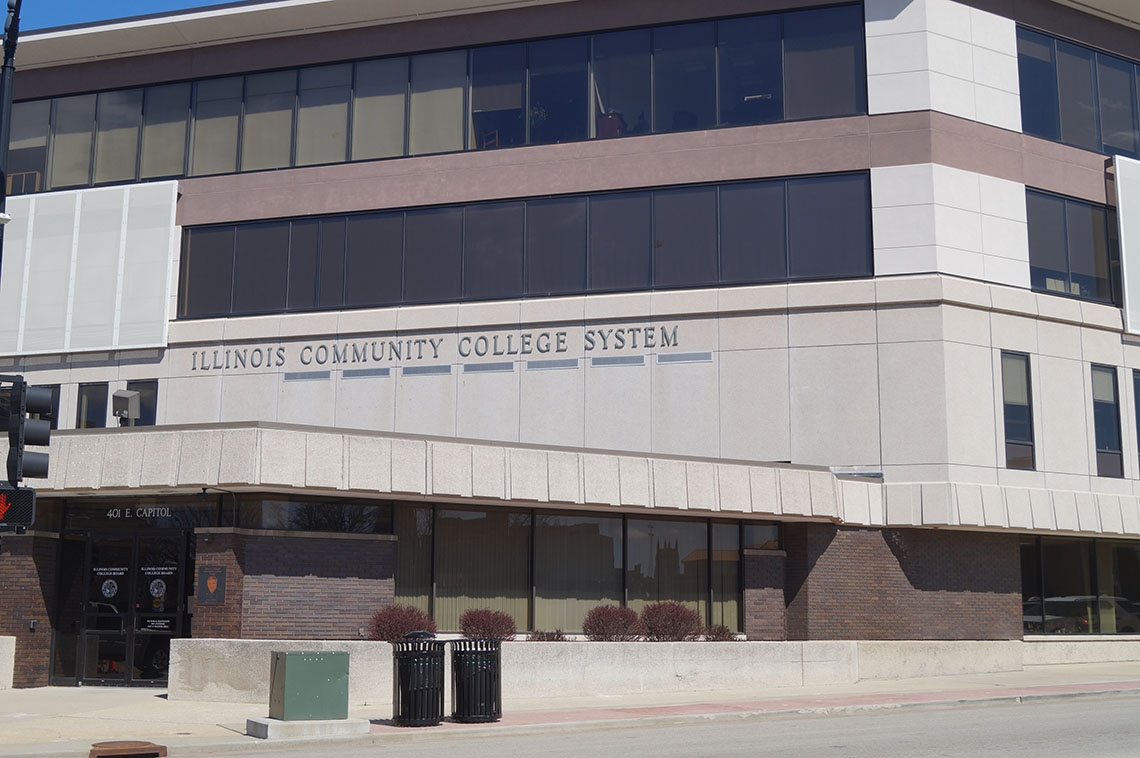 Pritzker’s community college initiative stalls in House committee