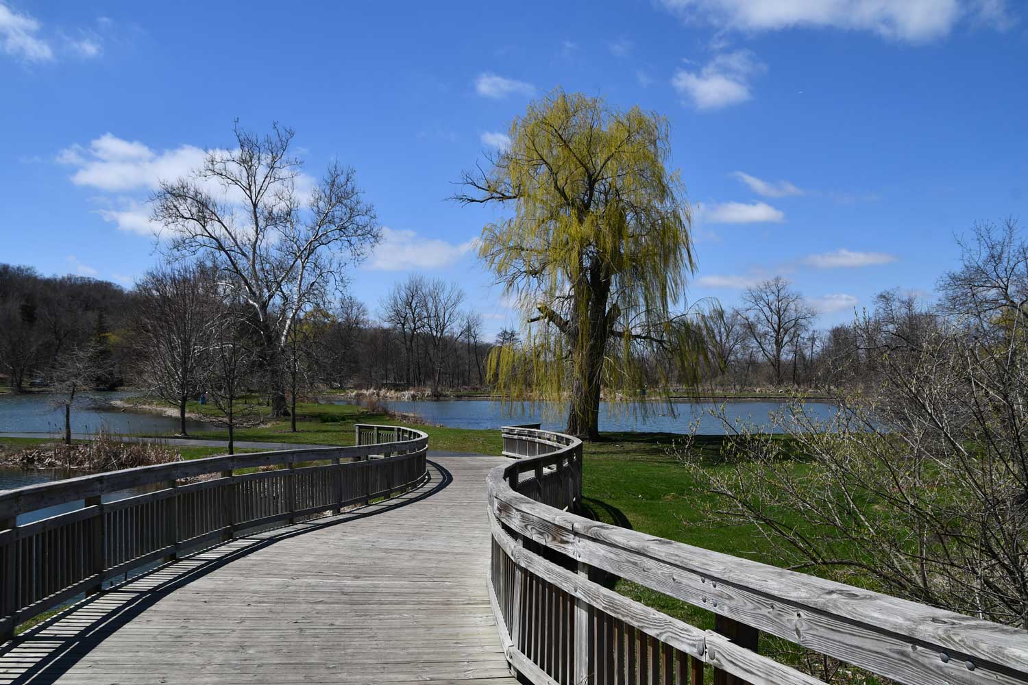 Hidden Oaks Nature Center in Bolingbrook