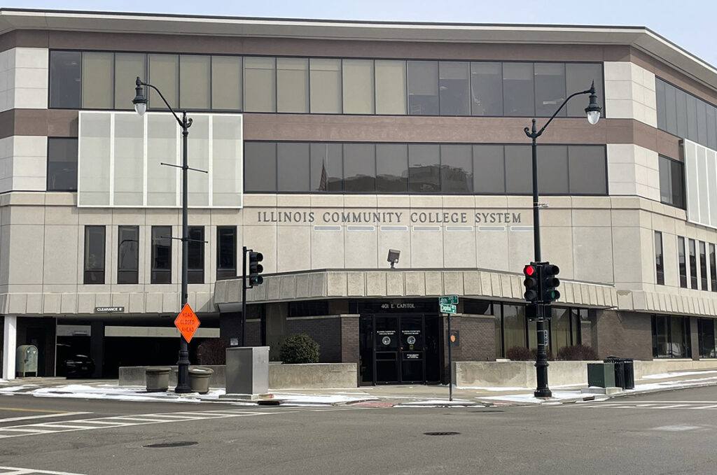 New study suggests changes to Illinois’ community college-university pipeline New study suggests changes to Illinois’ community college-university pipeline