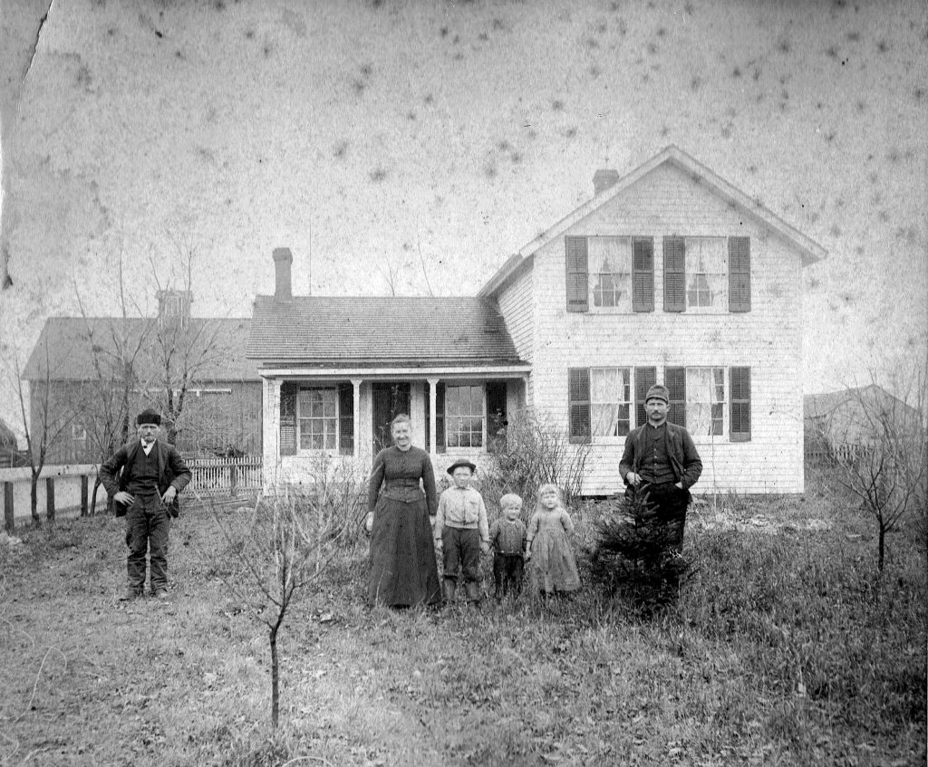 Bettenhausen Farm, John &amp; Elizabeth Bettenhausen Family 1892