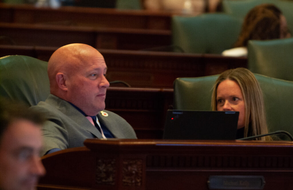Illinois lawmakers push to ban ‘forever chemicals’ in firefighter gear due to cancer risk Illinois lawmakers push to ban ‘forever chemicals’ in firefighter gear due to cancer risk