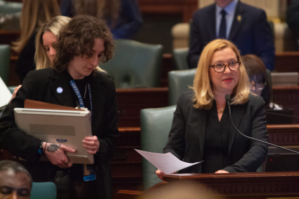 Amid uncertainty in Washington, Illinois lawmakers pass slimmed-down Medicaid package Amid uncertainty in Washington, Illinois lawmakers pass slimmed-down Medicaid package