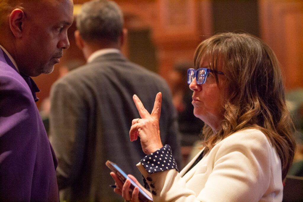 Illinois General Assembly passes bills aimed at helping mothers Illinois General Assembly passes bills aimed at helping mothers