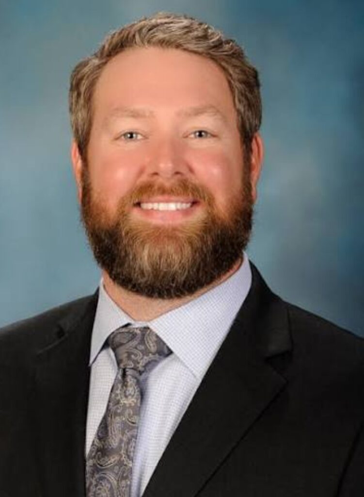 Welch Tells Benton to Resign or Face Expulsion