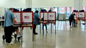 Feds weigh in on lawsuit challenging how Illinois maintains voter registration rolls