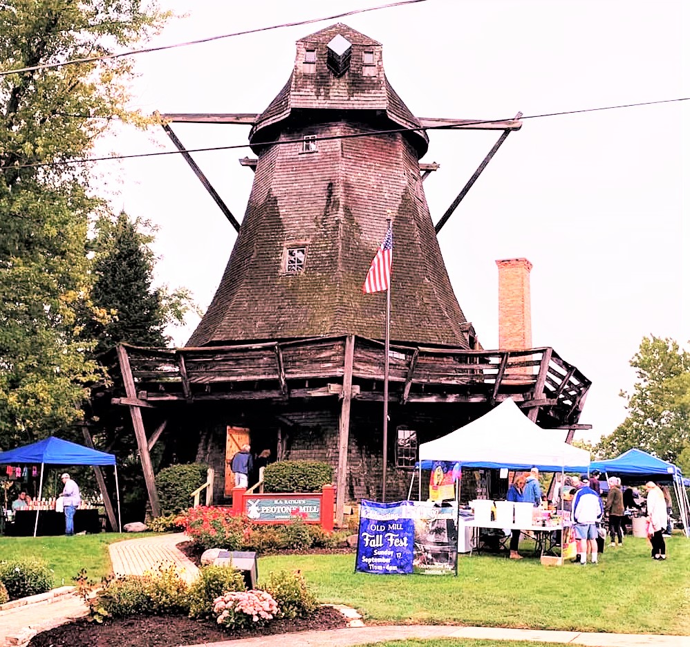Despite a steady drizzle, a good crowd came out for the 21st annual Old Mill Fest in Peotone. (Photo courtesy of the Peotone Historical Society)