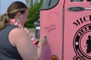 Manhattan — Pink Heals Visit ‘Gives Me a Sense of Hope’