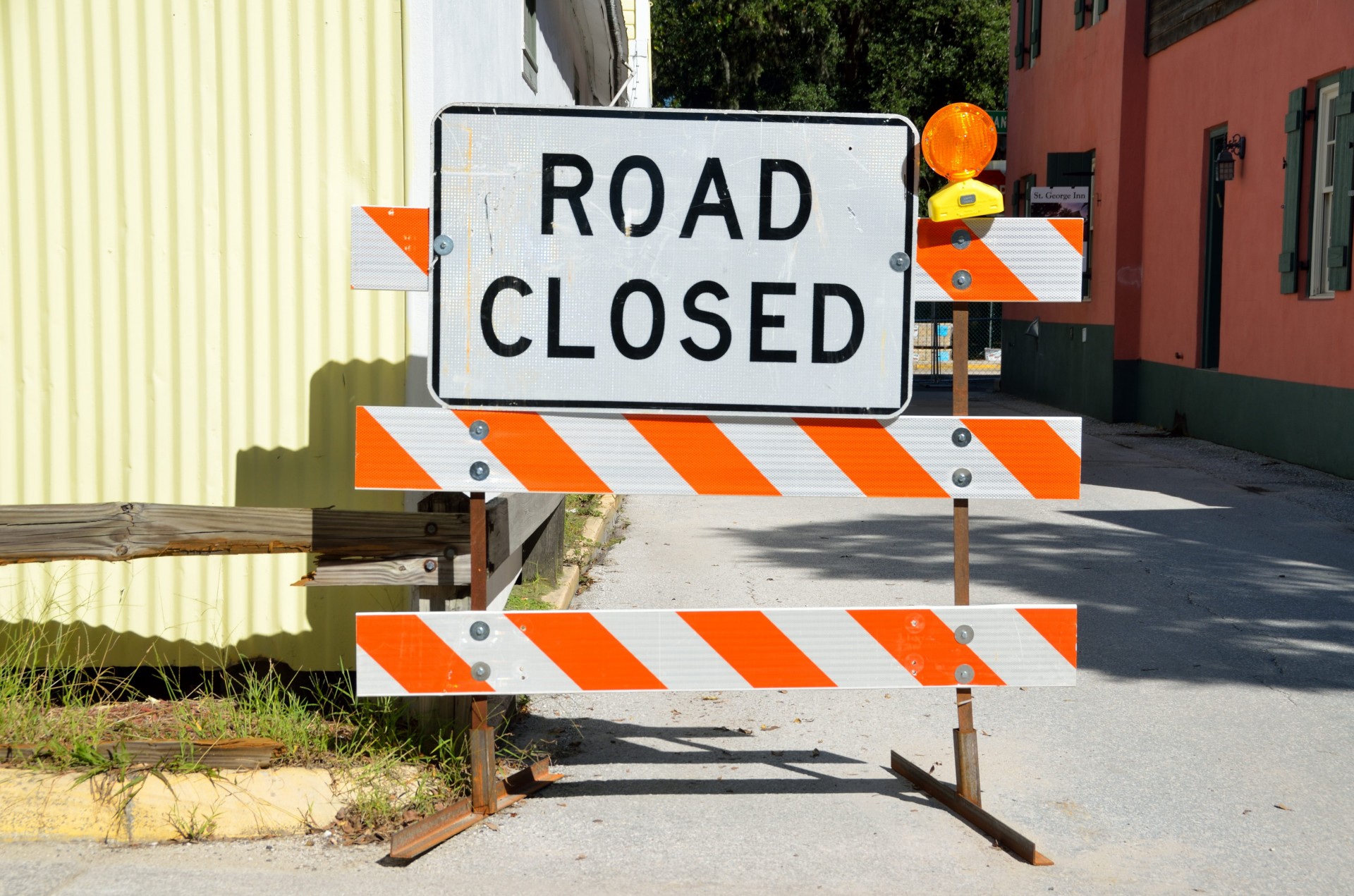 road-closed-sign-1413721420HJF