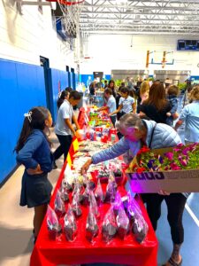 Student Gardeners Raising Funds